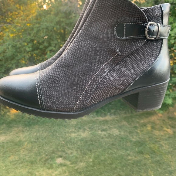 NEW Suave/Milano leather ankle boots - Picture 2 of 10